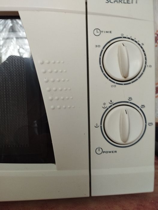 Мікрохвильова піч Scarlet
