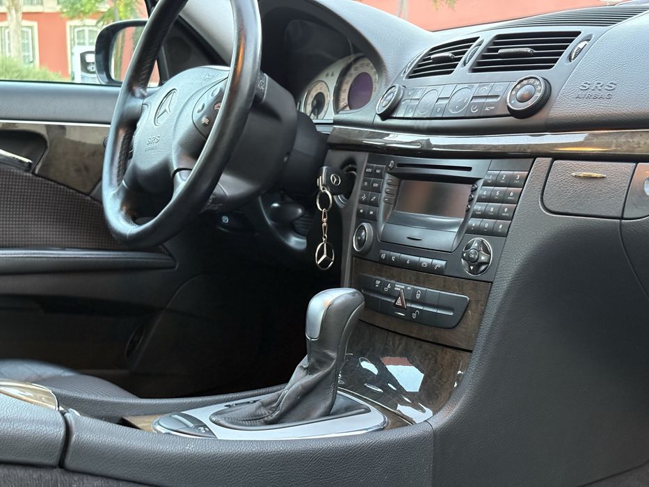 Mercedes-benz  E-220 Cdi Avantgarde  Black-Edition