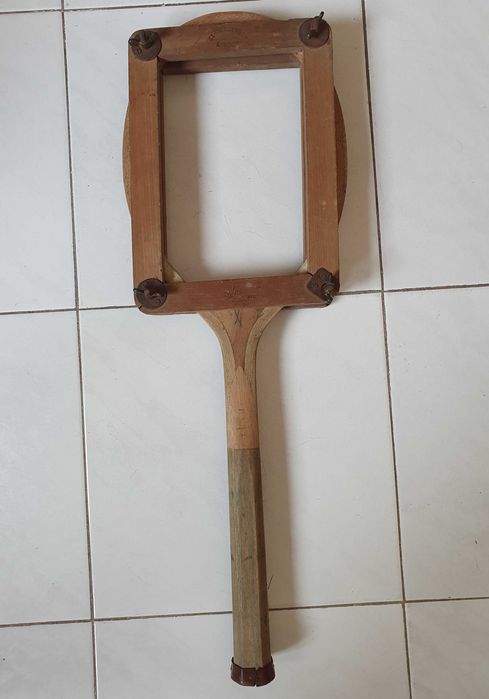 Raquete de Ténis muito antiga Staub + Suporte Slazenger antigo