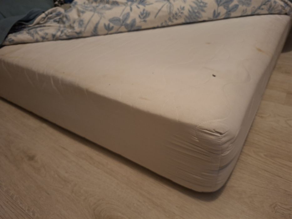 Materac 180 x 220 cm twardy