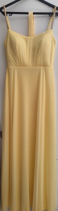 Vestido amarelo (cor pantone do ano)