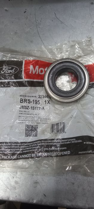 Лівий сальник коробки передач Ford