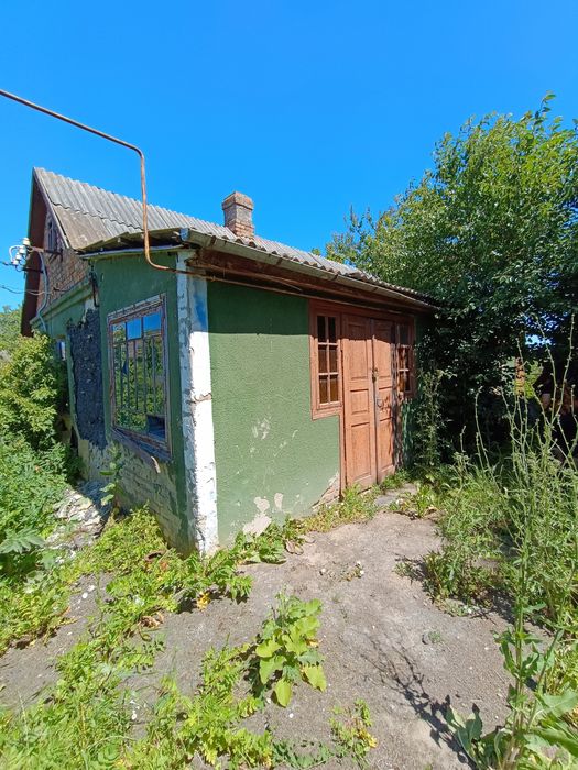 Будинок в селі Івачків.