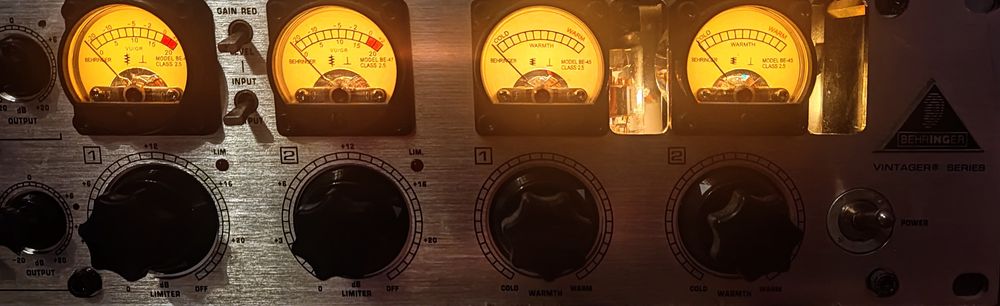 Behringer T1952 TUBE  composer