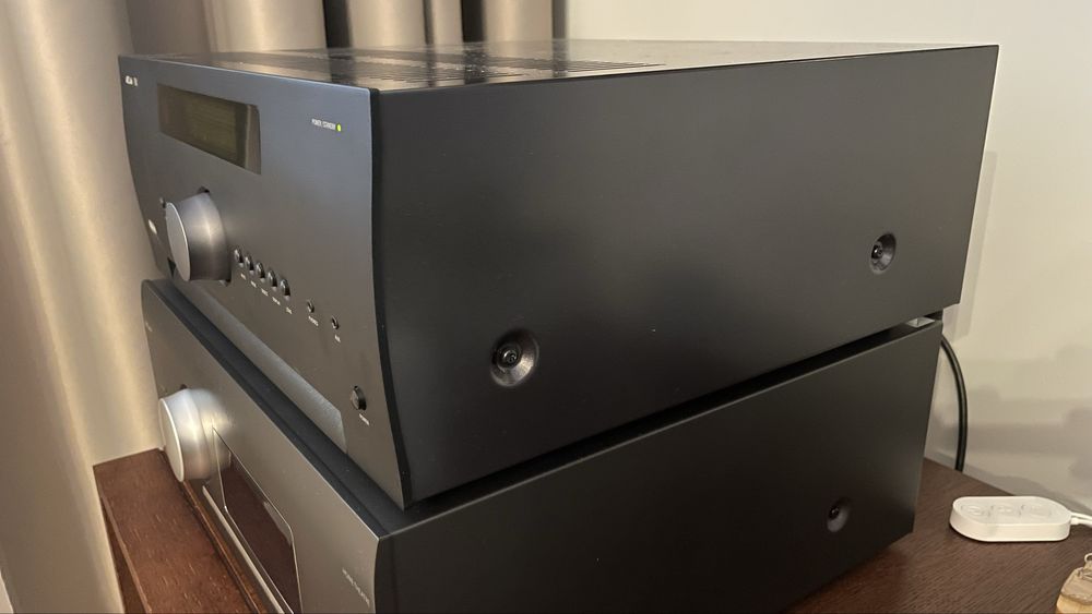 Amplituner Arcam AVR 390. AVR390.
