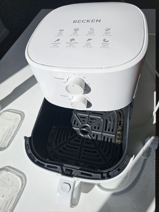 Fritadeira sem óleo (Air Fryer) Becken BAF 7528 – Funciona perfeitamente