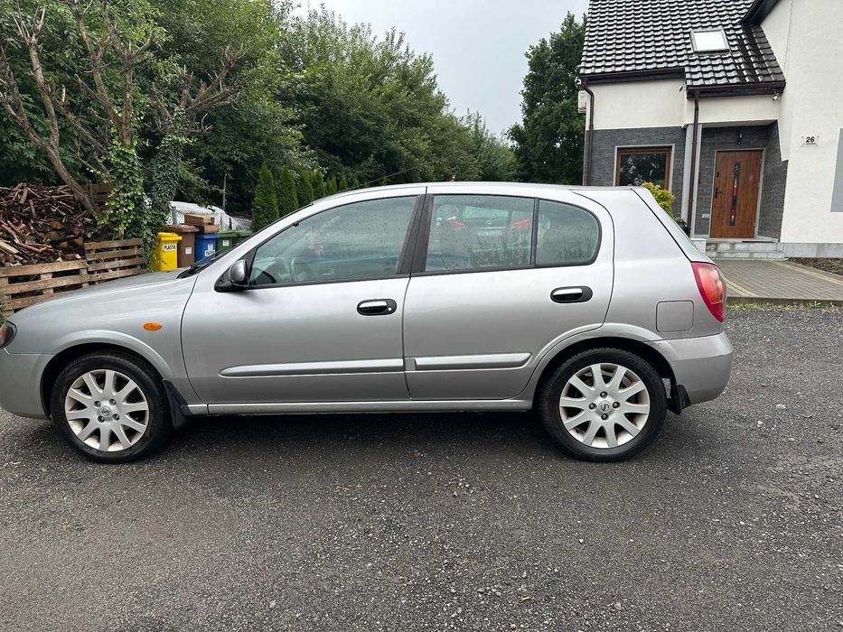Nissan Almera