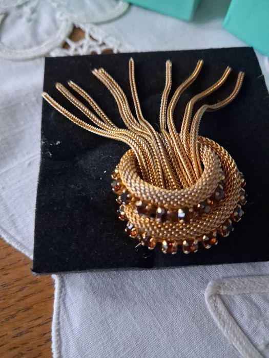 Niebagatelna broszka -vintage