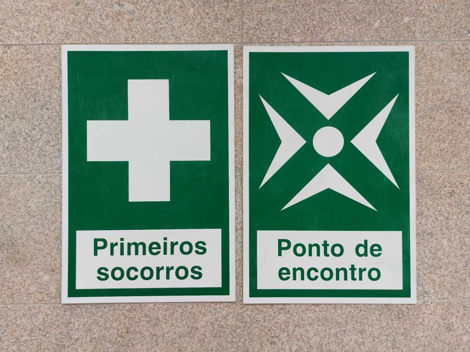 Placas Sinalizadoras de Segurança e Construção