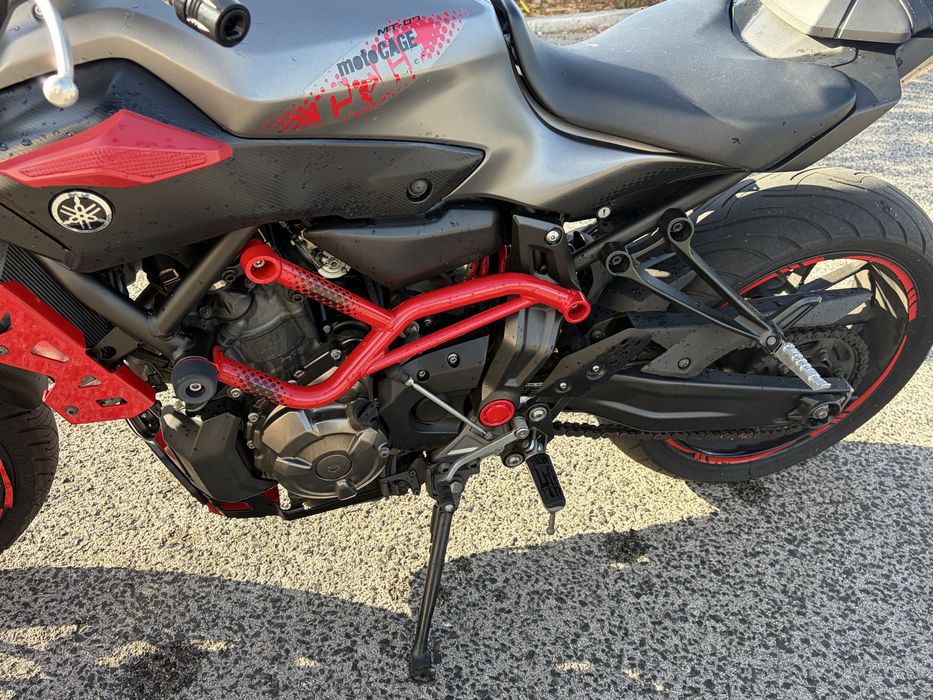 Mt07 (moto cage 2015)