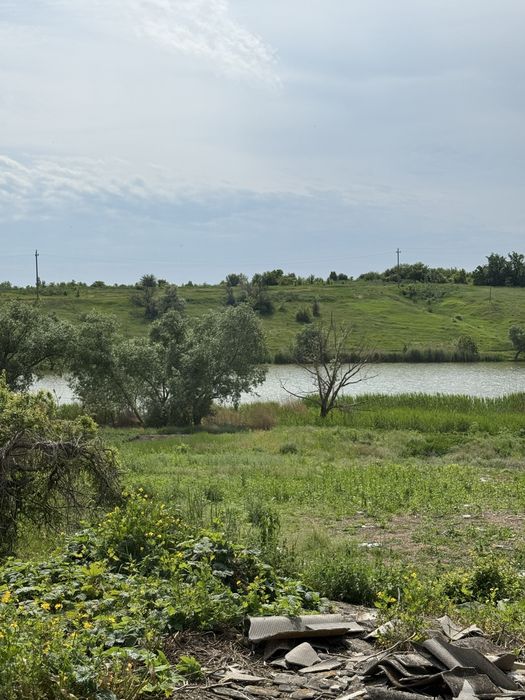 Продажа двох земельний ділянок біля ставка