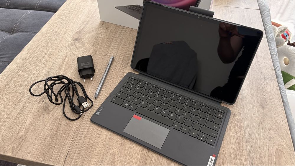 Tablet lenivo Tab P11 z klawiatura i rysikiem