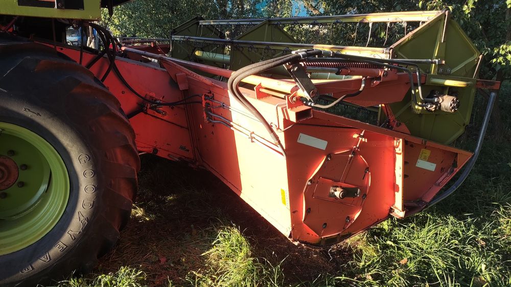 Комбайн зернозбиральний Дронингборг