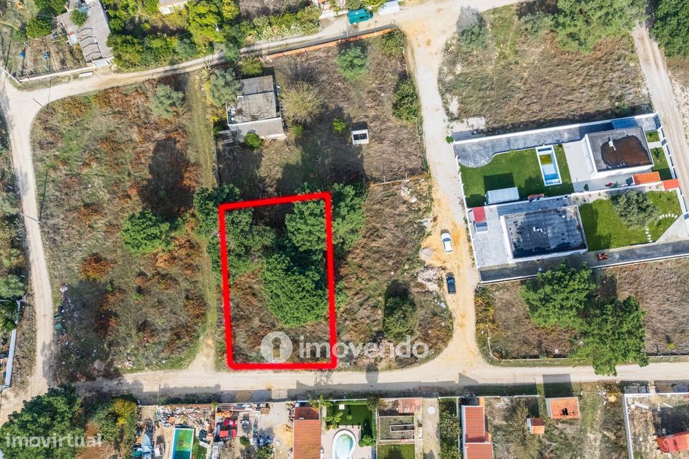 Terreno urbanizável em Palmela com 814 m²