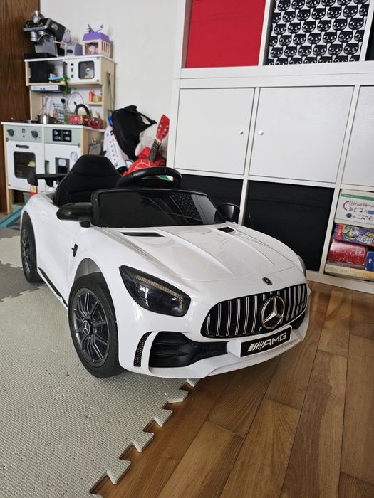 Auto mercedes na akumulator i z pilotem