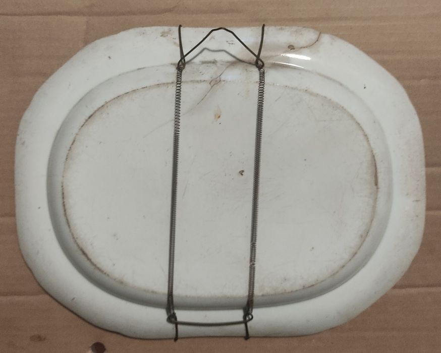 Vintage: Prato de cerâmica bastante antigo com padrão grego da Spode