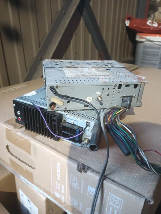 2x radio samochodowe