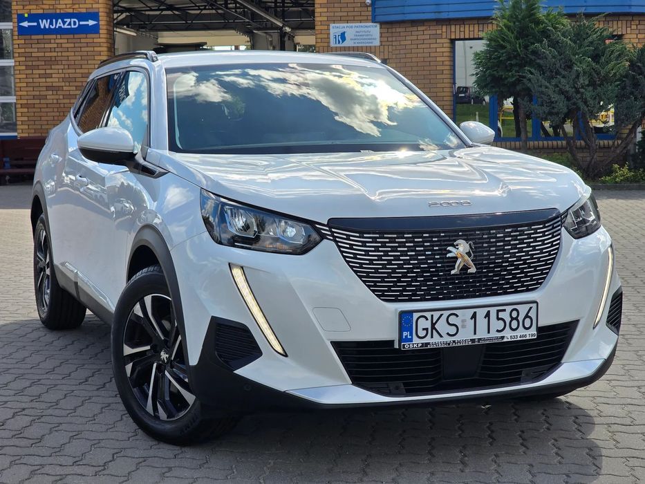 Peugeot 2008 CARVERTICAL serwis Aso nawigacja klimatronik, AKTYWNY tempomat AUTOMAT