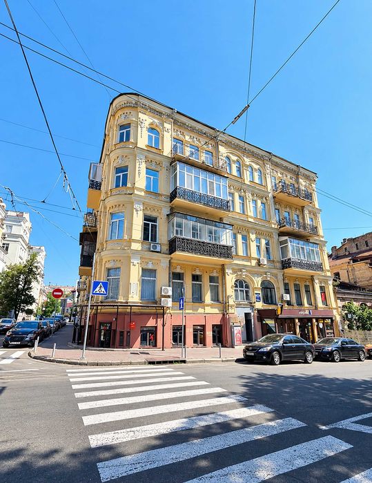 Аренда 2 к разд 72 кв м  Киев Центр ул Малая Житомирская 16/3, царский дом без лифта, 4 эт. бойлер, кондиционер, газ, посудомоечная машина, вид балкон