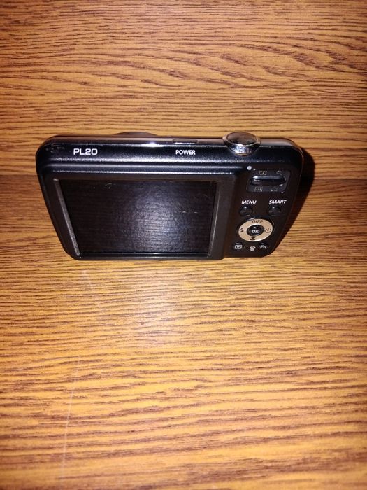 Samsung PL20 Black цифровий фотоапарат
