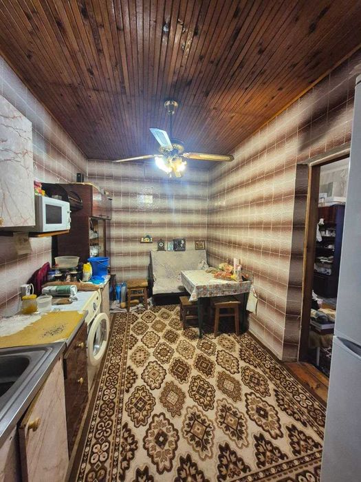 Продаж. Частина будинку. Окремий двір. 6 соток. Гараж