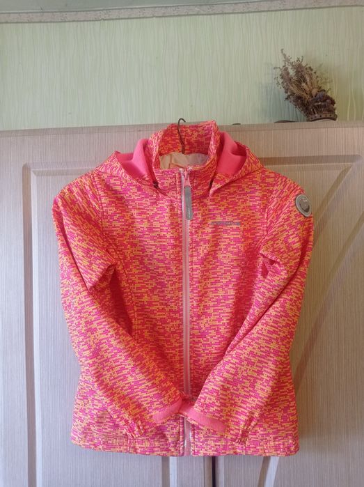 Демисезонная,термо куртка Icepeak 7-8 лет.