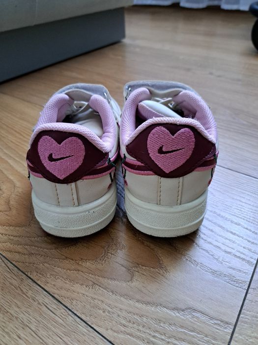 Buty Nike dla dziewczynki