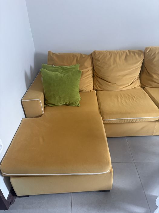 Sofá 3 lugares amarelo