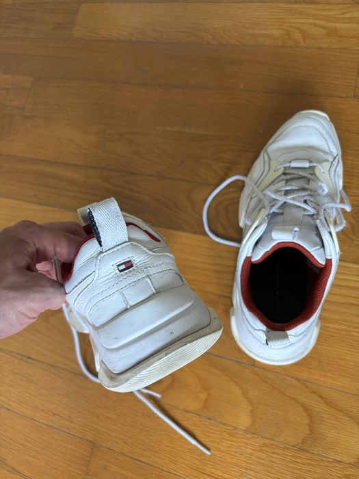 Tommy Hilfiger - size 41