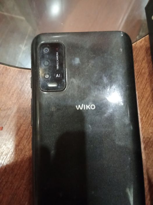 Мобильные телефоны Wiko U 20, разбит экран