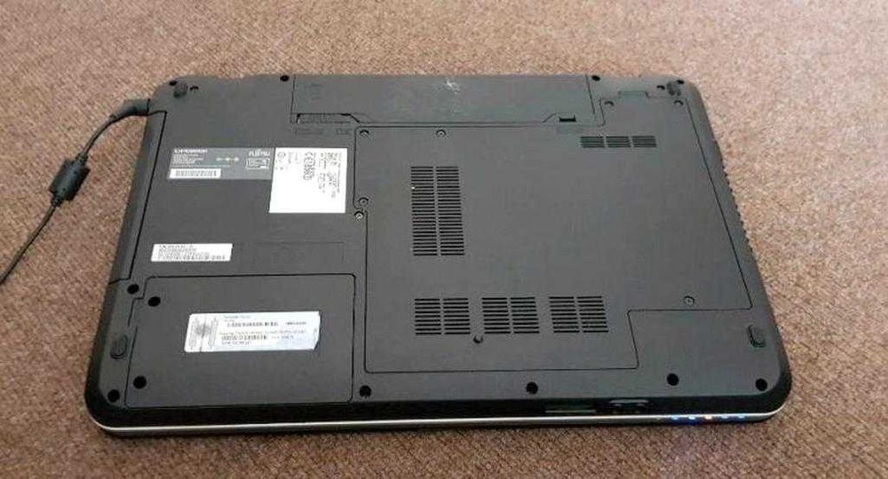 Sprawny i tani laptok Fujitsu A 531 z Windows 11