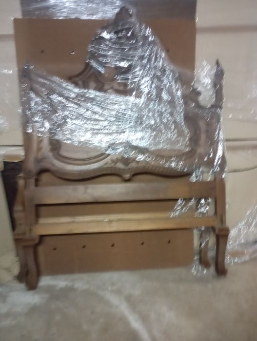 Vendo esta cama muita bonita bom estado