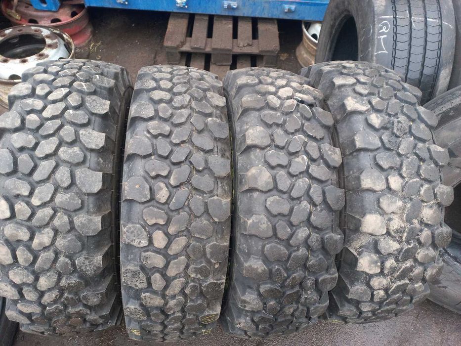 Шина 335/80R20 Continental резина скат вживана 15-16 мм
