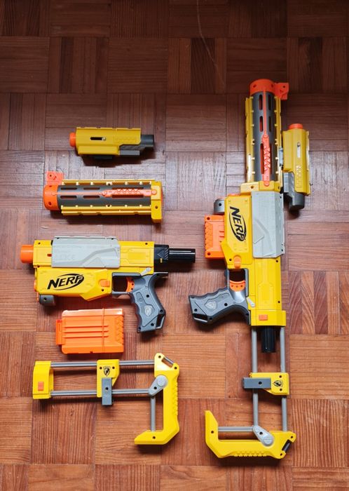 Várias Nerf s leia a descrição.