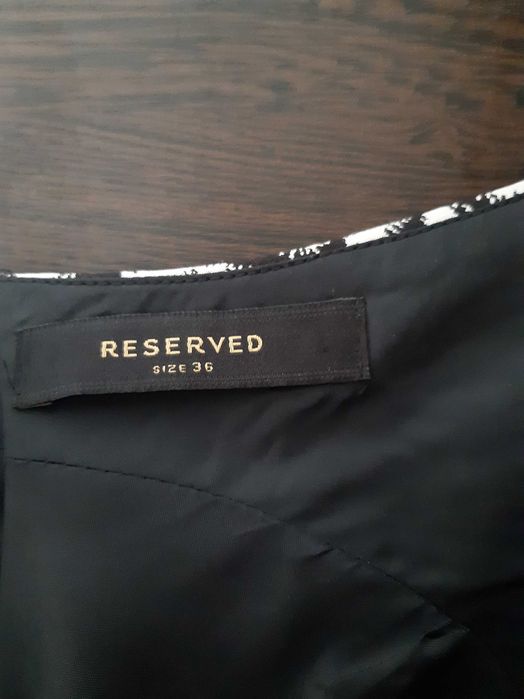 Sukienka Reserved