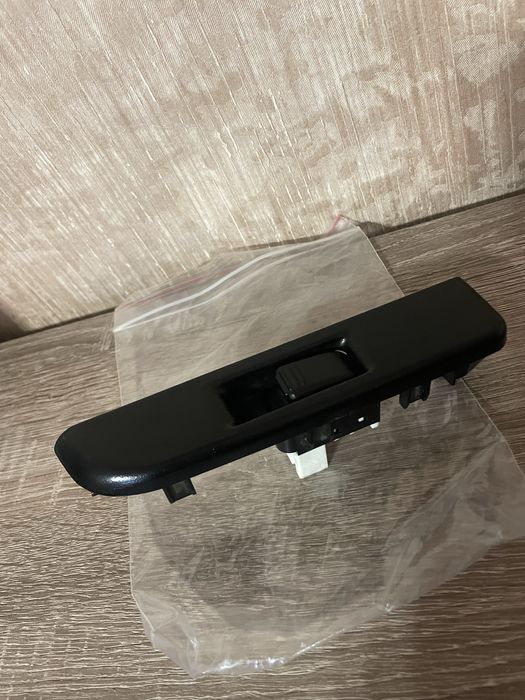 Кнопка блок модуль керування склопідйомником права сторона ISUZU NQR71