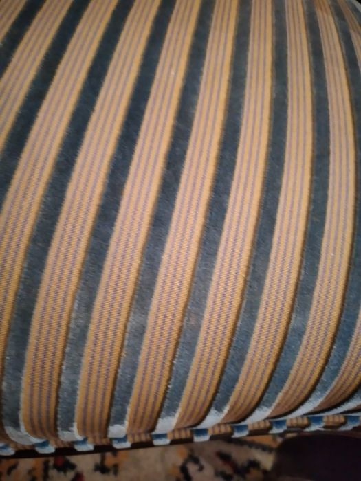 Par de cadeirões franceses em veludo.