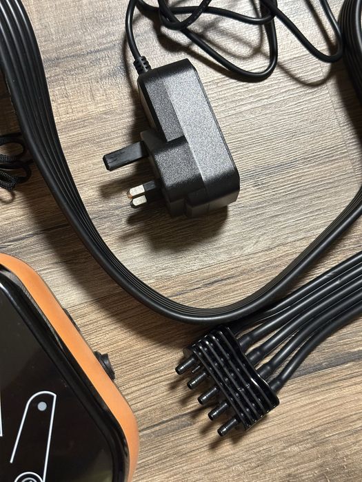 Робот тренажер для лівої руки та пальців після інсульту