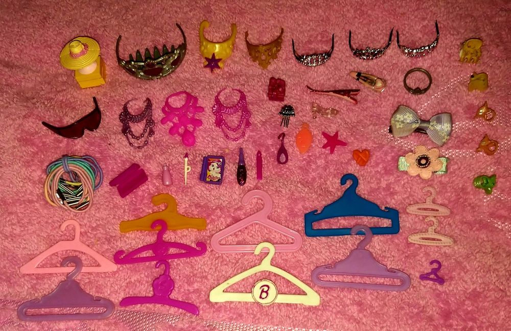 Аксессуары для кукол Барби и подобных бижутерия и прочая мелочь