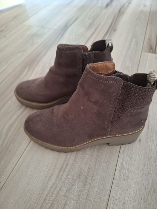 Brązowe zamszowe botki rozm 38