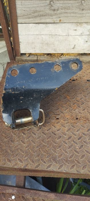 Selling fixed tractor hitch64283116755458121