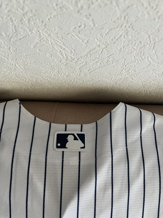 Продам бейсбольну джерсі Yankees #10, розмір L