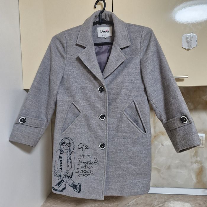 Демісезонне пальто на дівчинку 140 см