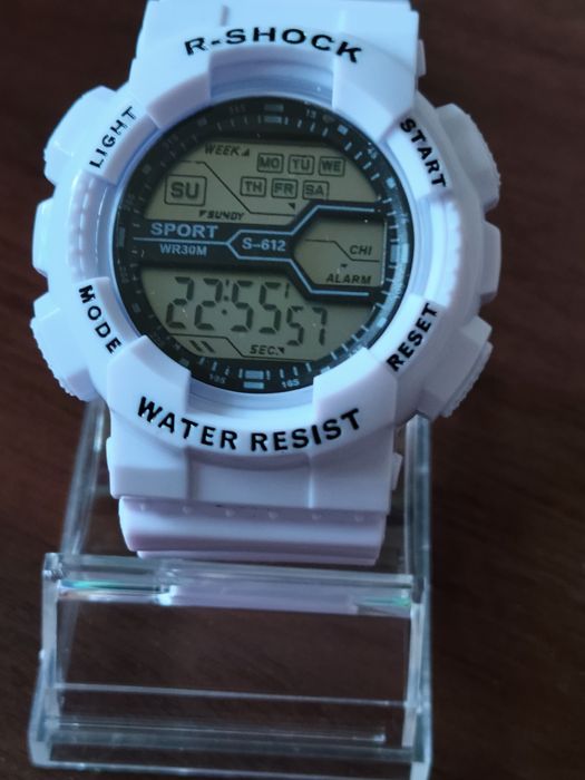 Nowy sportowy zegarek tylko 37 zł razem z etui doskonały na prezent