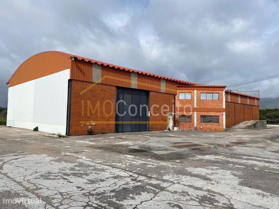 Armazém com nave de 1000m2 - ZIBREIRA/TORRES NOVAS