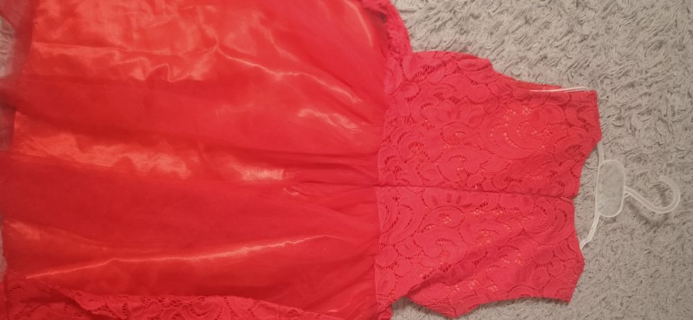 Червона сукня для дівчаток