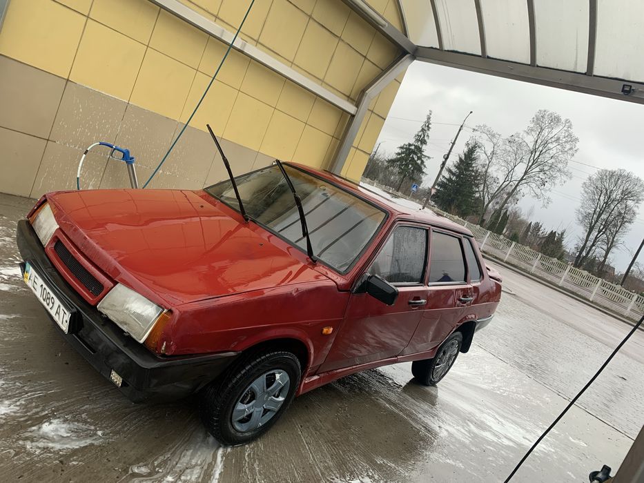 На продажу ваз 2199 всё на полному ходу