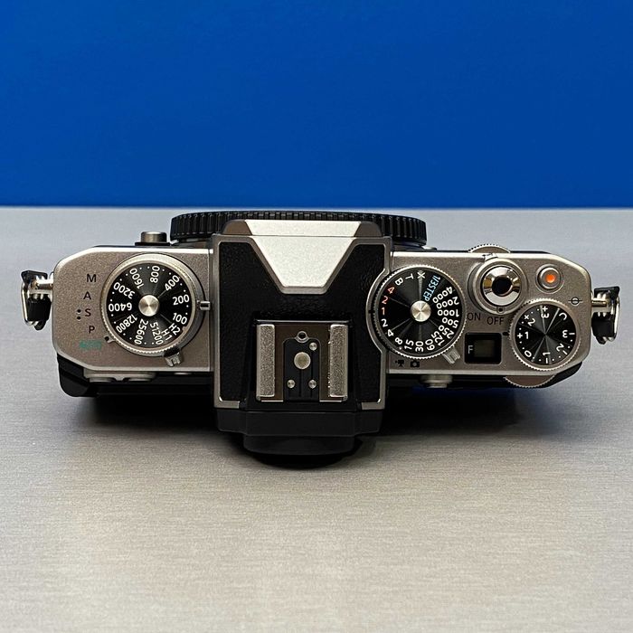Nikon Z fc (Corpo) - 20.9MP | 3 ANOS DE GARANTIA