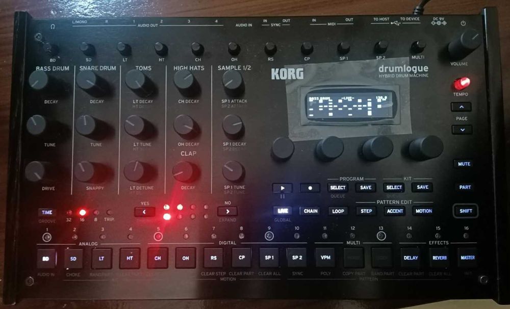 Korg drumlogue Drum machine