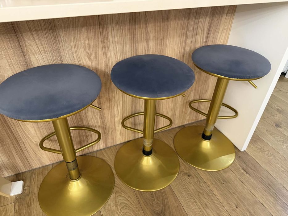 Krzesła barowe hokery